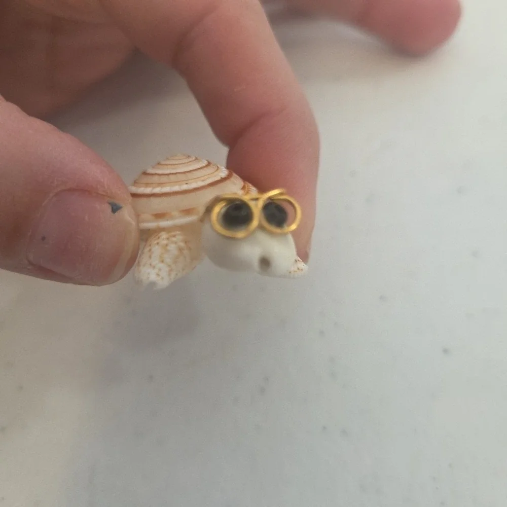 Vintage Tiny Turtles Tortoise Sea Shell Figurines Googly Eyes Hat Mini Trinket